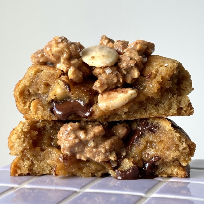Base nature, chocolat au noir Valrhona, amandes Bio grillées