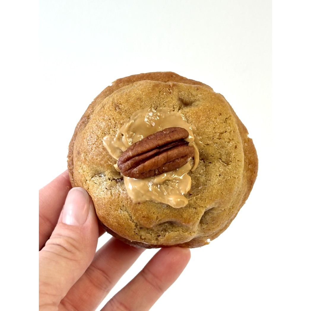 Base nature, chocolat Dulcey Valrhona, praliné pécan maison, noix de p