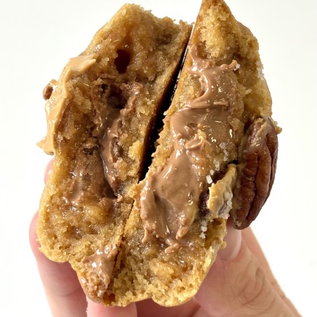 Base nature, chocolat Dulcey Valrhona, praliné pécan maison, noix de p