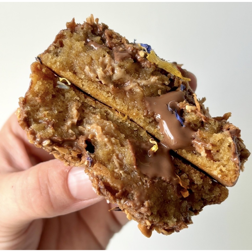 Base nature, chocolat lait Valrhona, coeur Nocciolata Bianca