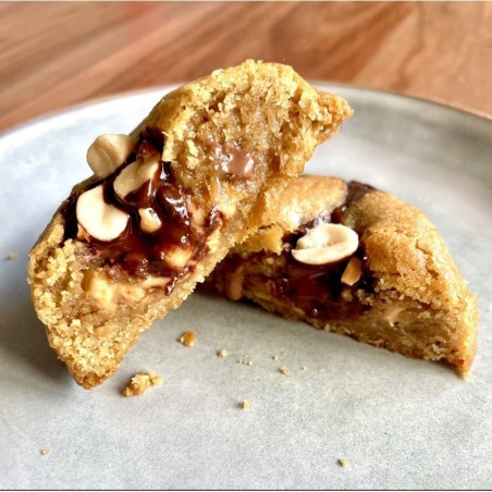 Cookie choco lait et noir, coeur beurre de cacahuète